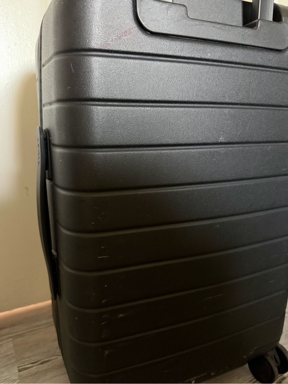 Away Black Carry-On Hardshell - Picture 5 of 10